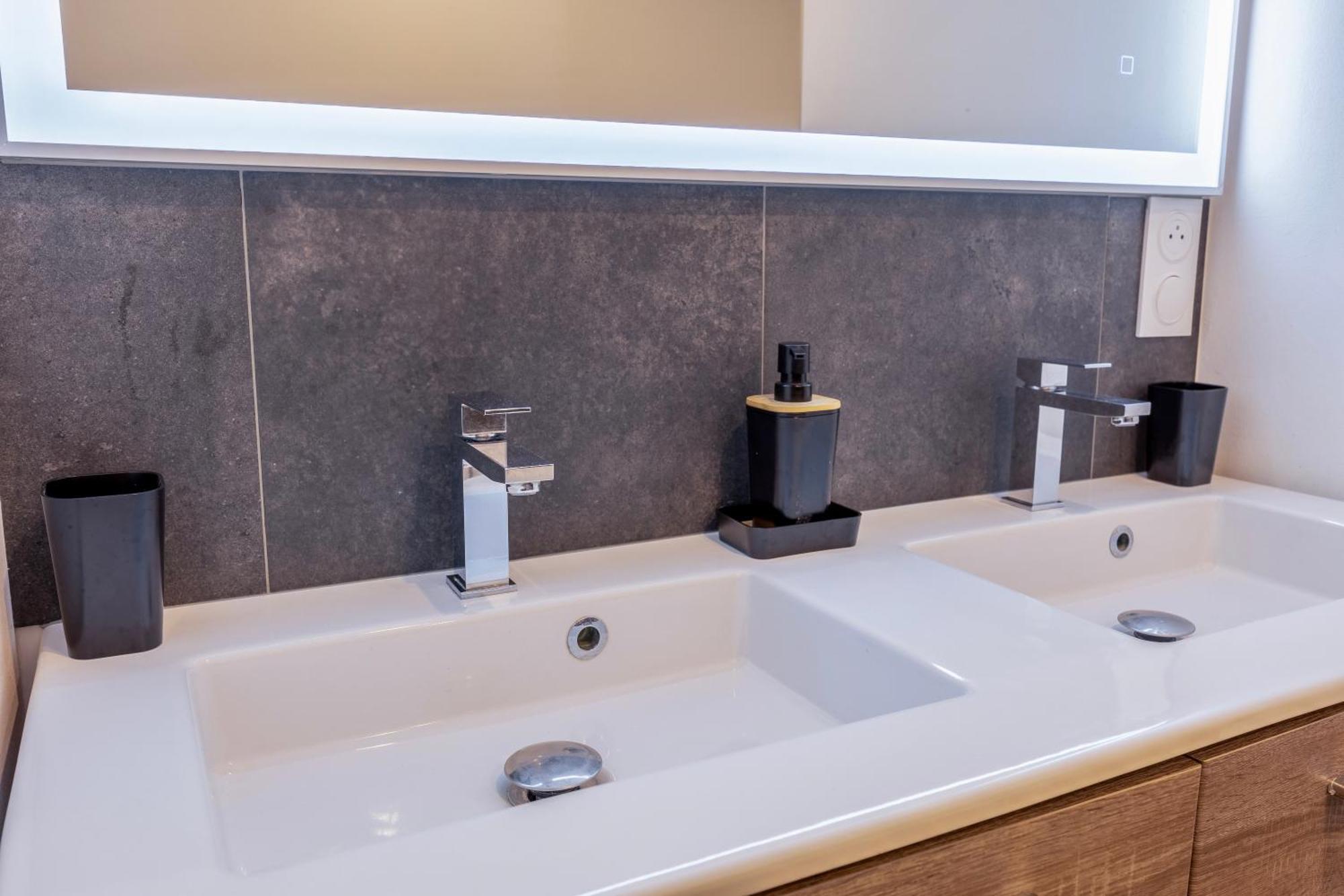 Maison T4 Climatisee Avec Jacuzzi A Lagord Exterior foto