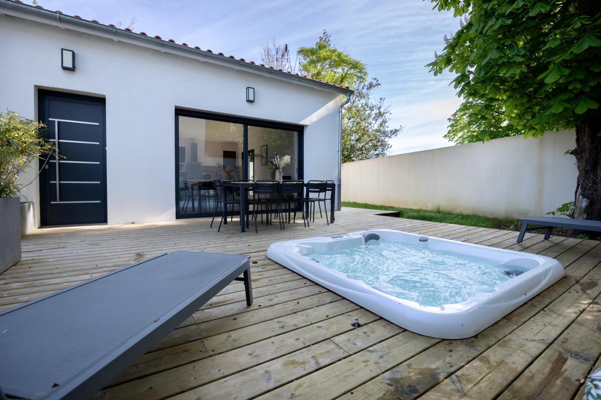 Maison T4 Climatisee Avec Jacuzzi A Lagord Exterior foto