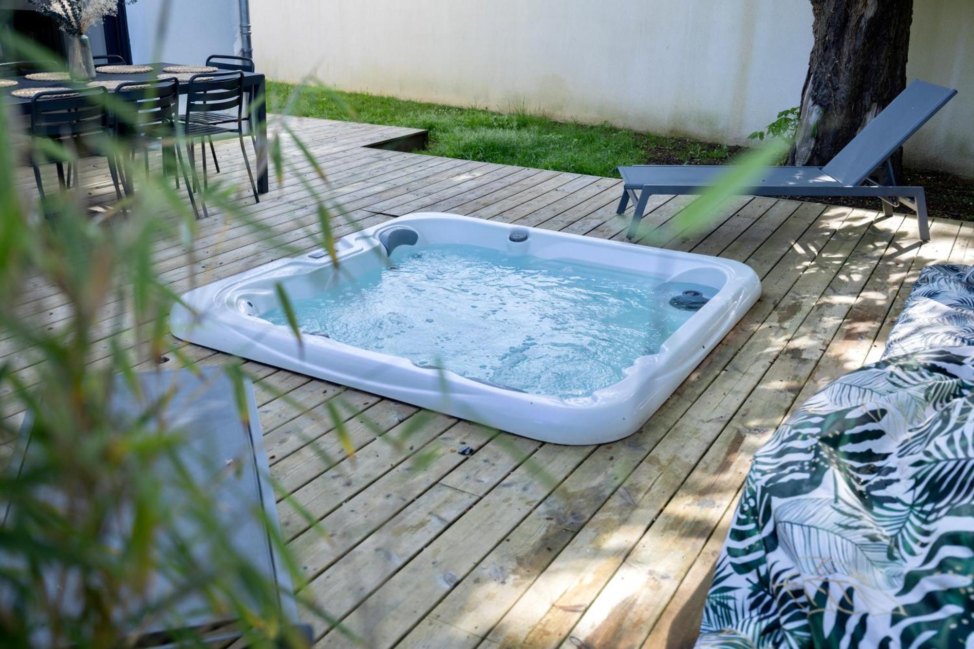 Maison T4 Climatisee Avec Jacuzzi A Lagord Exterior foto